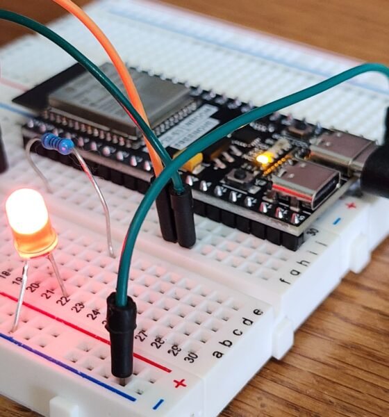 ACEBOTT ESP32 With IR Sensor